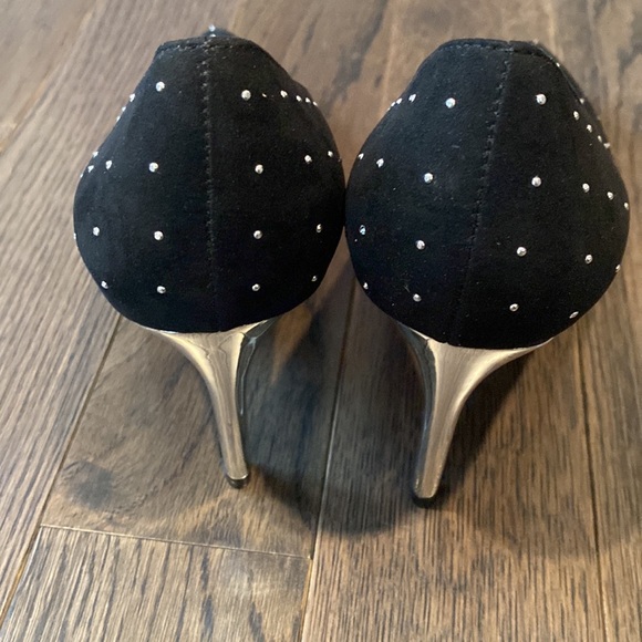 NIB Adrienne Vittadini Naji Studded Pump - Picture 8 of 14